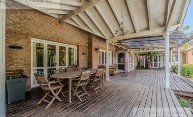 CASA SOBRE DOS LOTES EN EL CARMEN COUNTRY CLUB