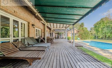 CASA SOBRE DOS LOTES EN EL CARMEN COUNTRY CLUB