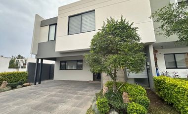 Casa en Venta Coto La Toscana 2, Valle Real, Zapopan, Jalisco