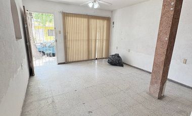 Casa en venta para remodelar en Colonia Zaragoza.