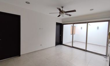 Casa en RENTA, 4 habitaciones en Altabrisa