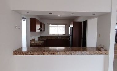 Casa en RENTA, 4 habitaciones en Altabrisa