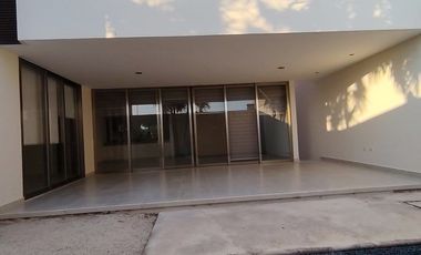 Casa en RENTA, 4 habitaciones en Altabrisa