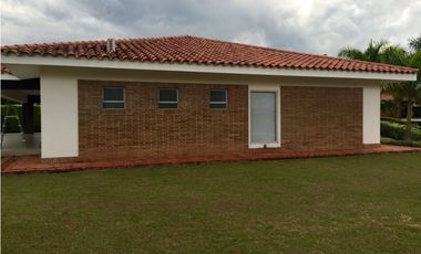 Se vende casa campestre en Quimbaya