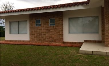 Se vende casa campestre en Quimbaya