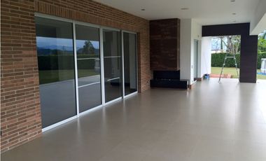 Se vende casa campestre en Quimbaya