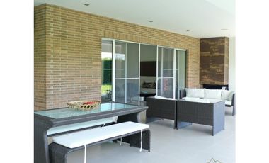 Se vende casa campestre en Quimbaya