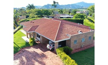 Se vende casa campestre en Quimbaya