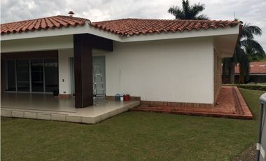 Se vende casa campestre en Quimbaya