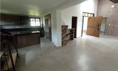 Arriendo casa campestre de 5 alcobas en Guarne
