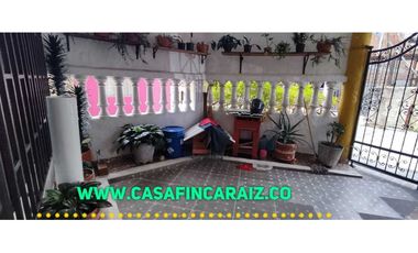 Casa de primer piso con garaje en Marinilla barrio bella Vista