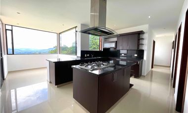 Hermosa casa en La Calera ¡Elegancia y confort!
