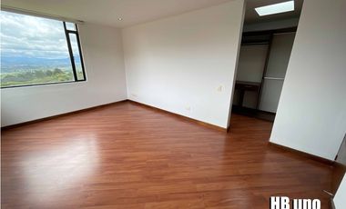 Hermosa casa en La Calera ¡Elegancia y confort!