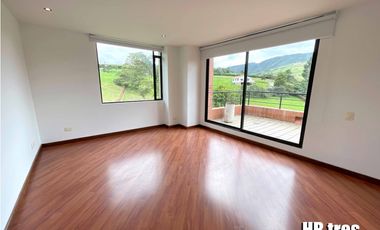 Hermosa casa en La Calera ¡Elegancia y confort!