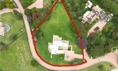 Hermosa casa en La Calera ¡Elegancia y confort!