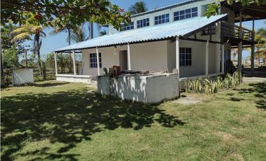 SE VENDE CASA DE PLAYA EN MUNICIPIO DE SAN BERNARDO DEL VIENTO