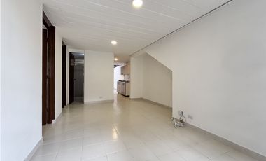 ARRIENDO CASA EN SABANETA - ALTO DE LAS FLORES