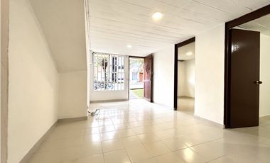ARRIENDO CASA EN SABANETA - ALTO DE LAS FLORES