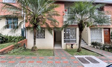 ARRIENDO CASA EN SABANETA - ALTO DE LAS FLORES