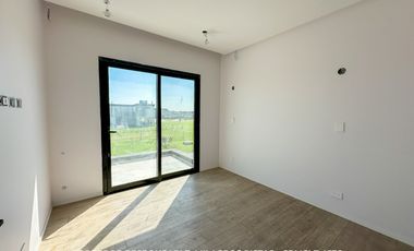 Casa 5 ambientes 269 m² en venta con cochera en Canning