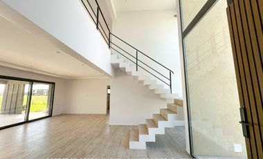 Casa 5 ambientes 269 m² en venta con cochera en Canning