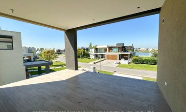Casa 5 ambientes 269 m² en venta con cochera en Canning