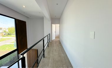 Casa 5 ambientes 269 m² en venta con cochera en Canning