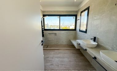 Casa 5 ambientes 269 m² en venta con cochera en Canning