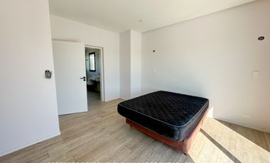 Casa 5 ambientes 269 m² en alquiler con cochera en Terralagos - Canning