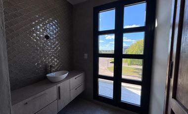 CASA 4 DORMITORIOS EN VENTA EN B LA CARMELINA