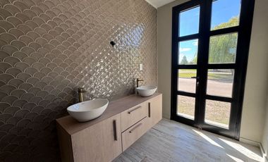 CASA 4 DORMITORIOS EN VENTA EN B LA CARMELINA