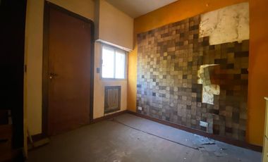 Casa VENTA Estilo ingles refaccionar APTA CREDITO