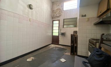 Casa VENTA Estilo ingles refaccionar APTA CREDITO