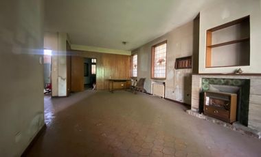 Casa VENTA Estilo ingles refaccionar APTA CREDITO