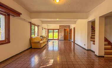 VENTA CASA 5 AMBIENTES PARQUE Y PISCINA SIERRAS