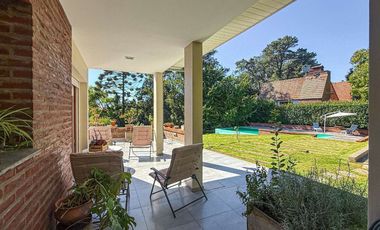 VENTA CASA 5 AMBIENTES PARQUE Y PISCINA SIERRAS
