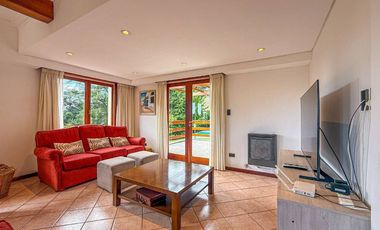 VENTA CASA 5 AMBIENTES PARQUE Y PISCINA SIERRAS