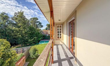 VENTA CASA 5 AMBIENTES PARQUE Y PISCINA SIERRAS