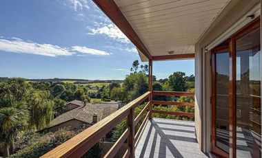 VENTA CASA 5 AMBIENTES PARQUE Y PISCINA SIERRAS