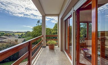 VENTA CASA 5 AMBIENTES PARQUE Y PISCINA SIERRAS
