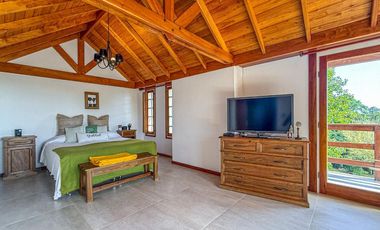 VENTA CASA 5 AMBIENTES PARQUE Y PISCINA SIERRAS