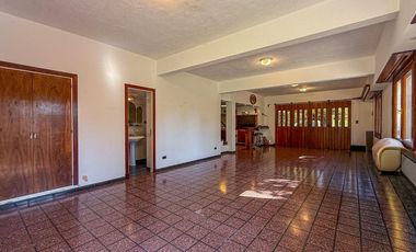 VENTA CASA 5 AMBIENTES PARQUE Y PISCINA SIERRAS