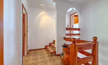 VENTA CASA 5 AMBIENTES PARQUE Y PISCINA SIERRAS