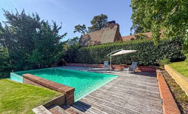 VENTA CASA 5 AMBIENTES PARQUE Y PISCINA SIERRAS