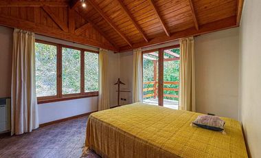 VENTA CASA 5 AMBIENTES PARQUE Y PISCINA SIERRAS