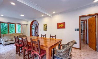 VENTA CASA 5 AMBIENTES PARQUE Y PISCINA SIERRAS