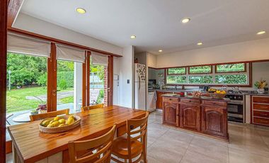 VENTA CASA 5 AMBIENTES PARQUE Y PISCINA SIERRAS
