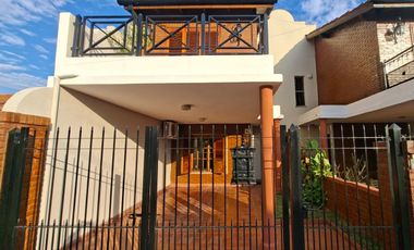 VENTA DUPLEX 3 AMB CON PARQUE Y COCHERA, EZPELETA