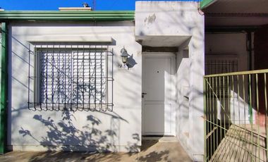 VENTA/ CASA / SERVICIOS / VILLA DOMINGA