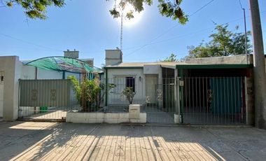 VENTA/ CASA / SERVICIOS / VILLA DOMINGA
